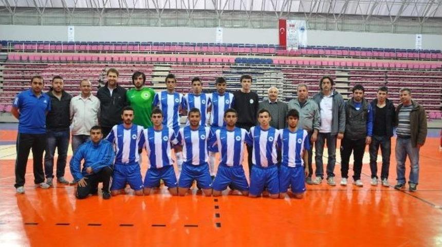 Adıyaman &Uuml;niversitesi Erkek Futsal Takımı Galip Geldi