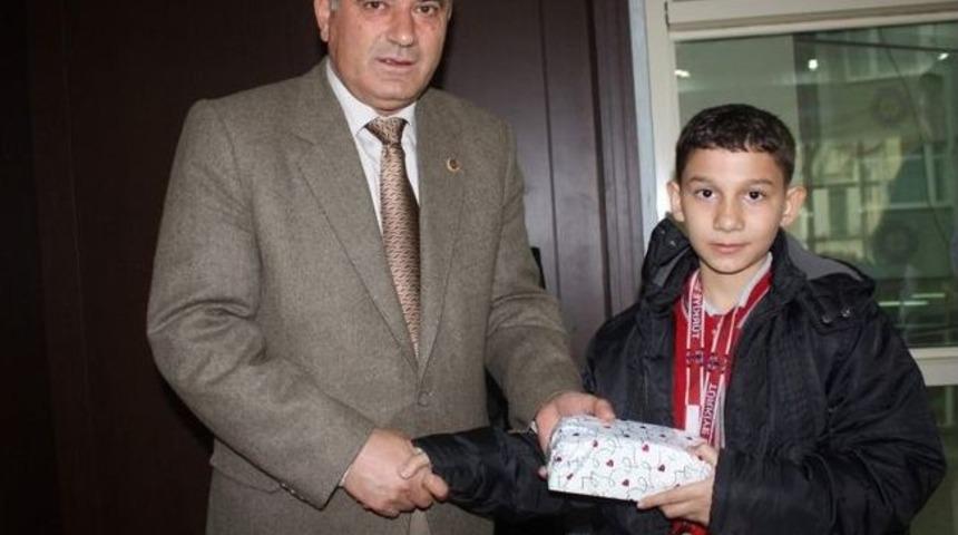 &Ccedil;ay Belediye Başkanı Ali Yakut, Şampiyon &Ouml;ğrencileri Ağırladı