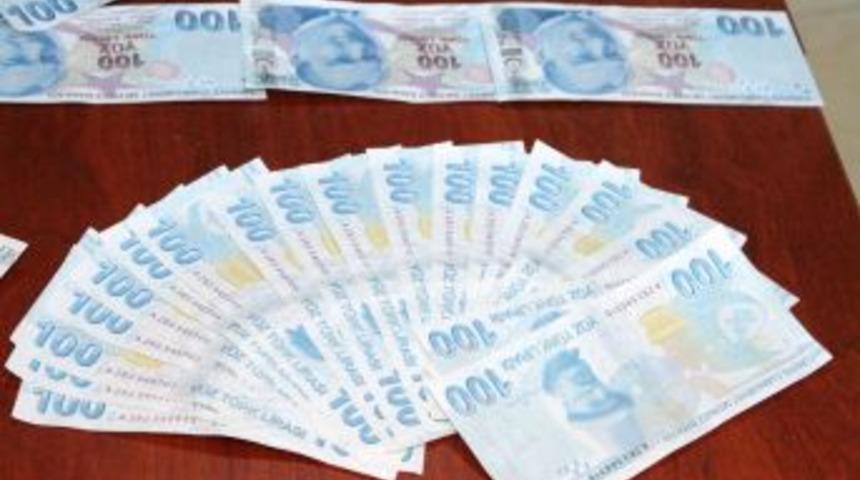 Piyasaya Sahte Para S&uuml;rmek Isteyen 2 Kişi Yakalandı
