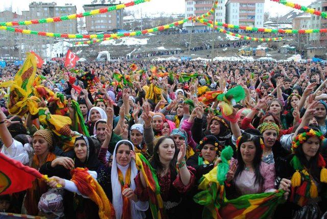 Hakkari&rsquo;de BDP&rsquo;den Nevruz Kutlaması 1