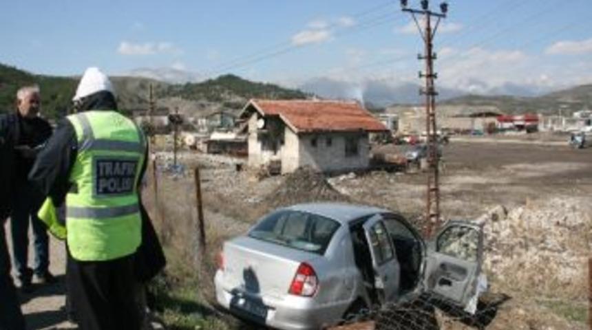 Seyir Halindeyken Yol Kenarına U&ccedil;tu