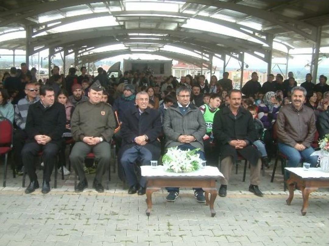 Karaağa&ccedil; Beldesinde Oryantiring Heyecanı Yaşandı