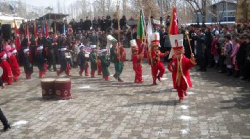Narman'ın Kurtuluş T&ouml;renine Minik Mehterenlar Damga Vurdu
