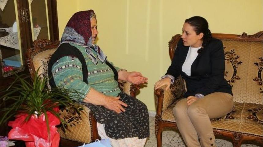 Başkan &Uuml;lg&uuml;r&rsquo;den Şehit Ailelerine Ziyaret