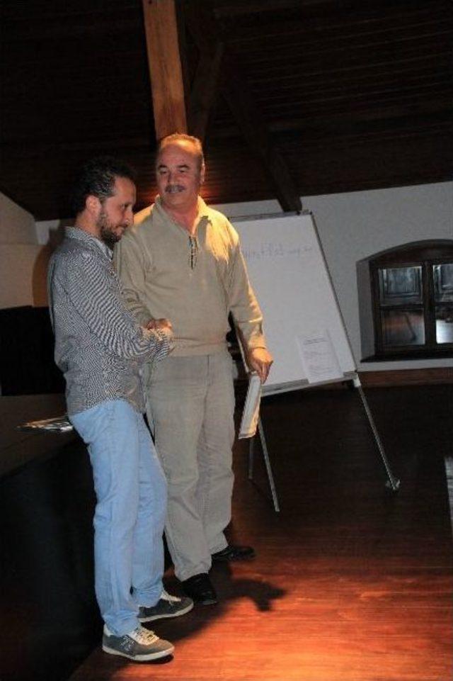 Fotoğraf Atolyesi Katılımcıları Belgelerini Aldı 1