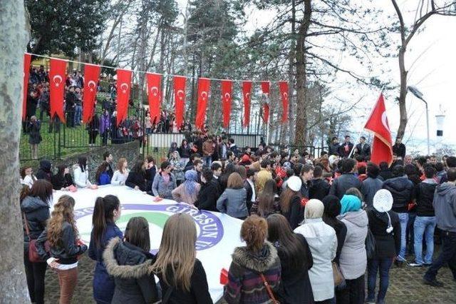 Giresun Üniversitesi Öğrencileri 18 Mart Çanakkale Zaferi Ve Şehitleri Anma Günü Münasebetiyle Şehitler İçin Yürüdü, Yasin-i Şerif Okudu