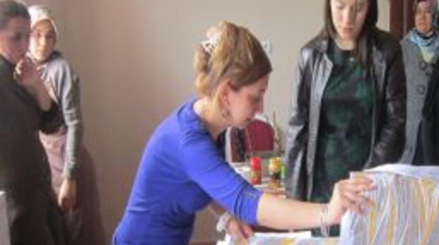 Derik Kadın K&uuml;lt&uuml;r Merkezi'nde Yemek Yarışması