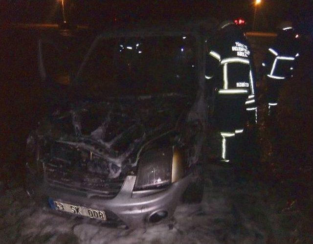 Otomobil Alev Alev Yandı 2