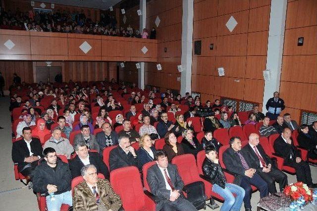 G&uuml;m&uuml;şhane&rsquo;de Akın Akınt&uuml;rk Konseri 1