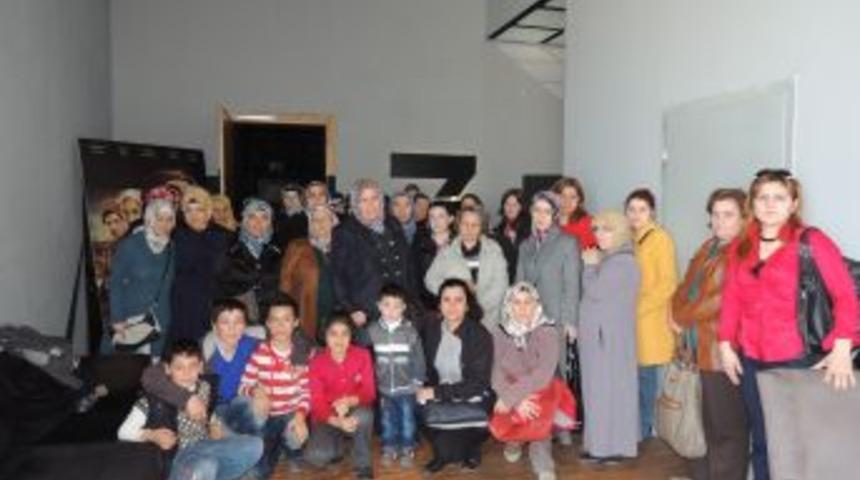 MHP Esenyurt kadın kolları 18 Mart &Ccedil;anakkale zaferini kutladılar