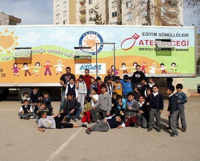 Tegv in  ateşb&ouml;ceği  Tırı Mersin deki Okulları Geziyor 2