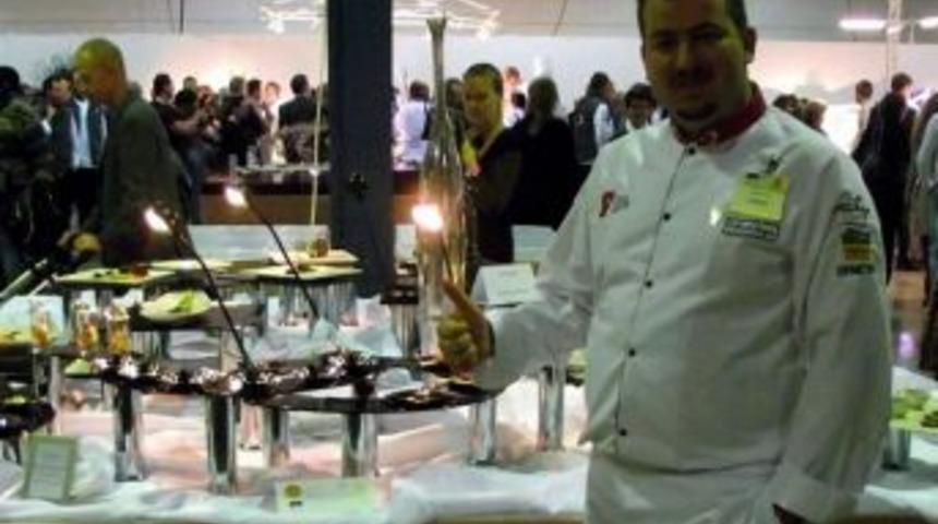 Ad&uuml;&rsquo;n&uuml;n Altın Madalyalı &Ouml;ğretim G&ouml;revlisine Uluslar Arası Davet