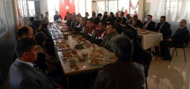 Kaymakam Karabektaş, Şehit Aileleri Onuruna Yemek Verdi 2
