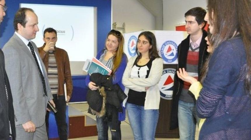 İz&uuml;'de Kariyer G&uuml;nleri'nin İkincisi D&uuml;zenlendi