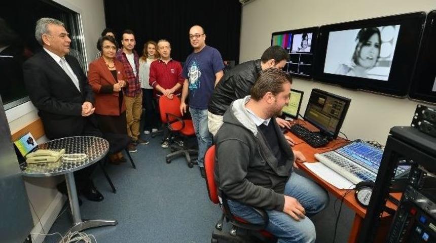 E&uuml; Tv&rsquo;ye &ldquo;pastalı&rdquo; Kutlama