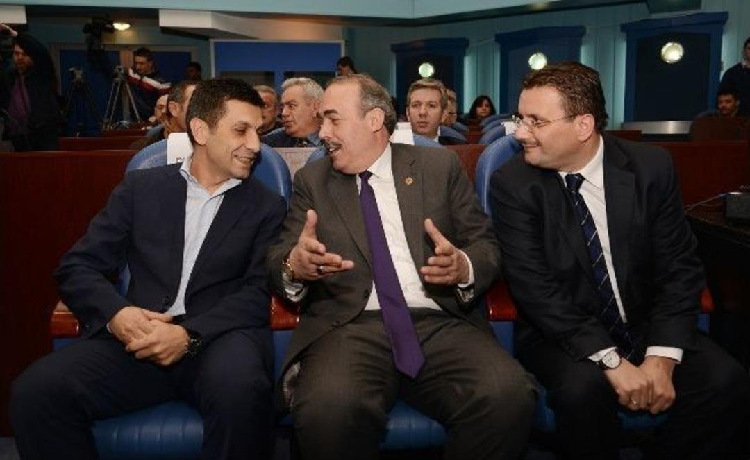 &Uuml;sk&uuml;p'ten Başkan Altepe'ye Fahri Hemşehrilik Beratı