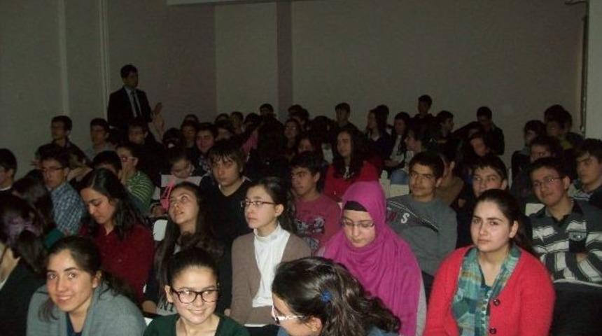 525 &Ouml;ğrenciye G&uuml;venli İnternet Kullanımı Anlatıldı