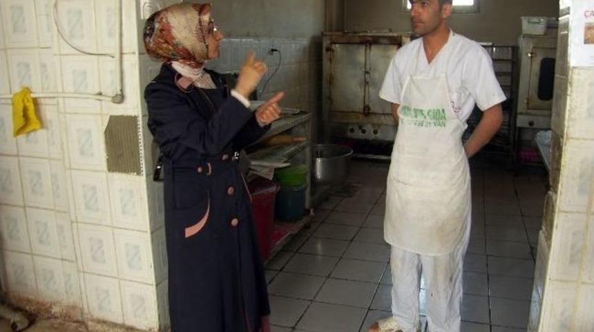 Belediye Ekipleri Fırın Ve Pastane İmalathanelerini Denetledi