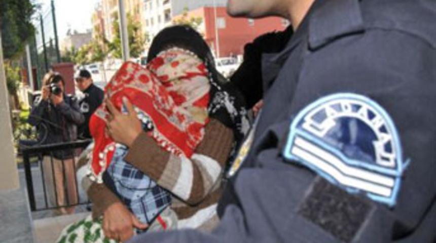 Koca dayağından ka&ccedil;ıp polise sığındı