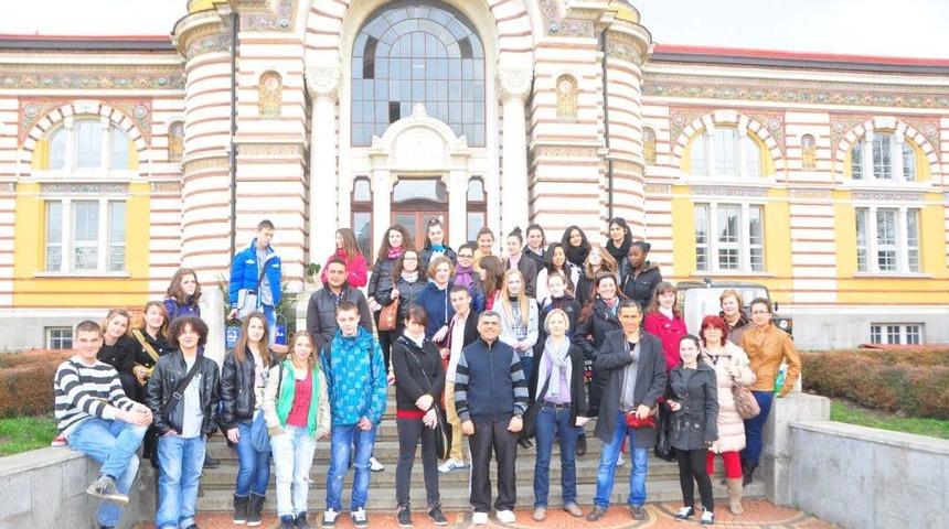 Denizlicilik Lisesi &Ouml;ğrencileri Dedektif &Ouml;yk&uuml;lerini Sofya'ya Taşıdı