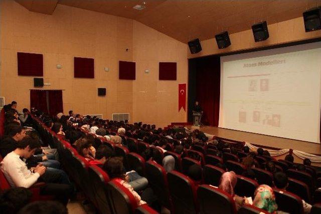 ‘100 Yıl Sonra Atomu Anlamak Ve Kuantum Dünyasına Gezinti’' Konulu Konferans