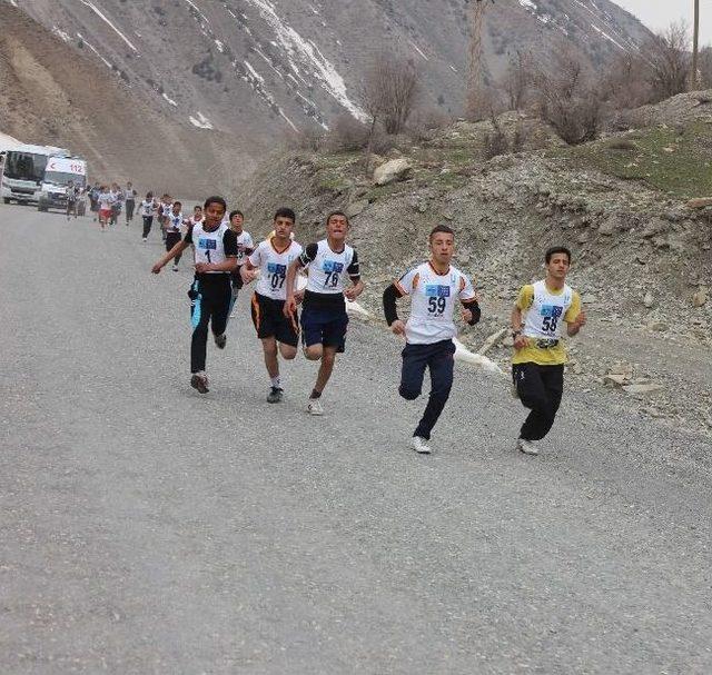 Hakkari’de Kros İl Birinciliği Yarışması