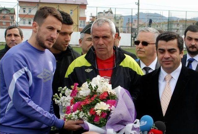 Vali Düzgün’den Orduspor’a Moral Ziyareti