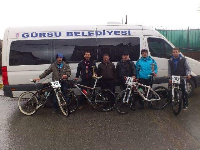 Gürsu Belediyespor Bisiklet Takımı Madalya İle Döndü