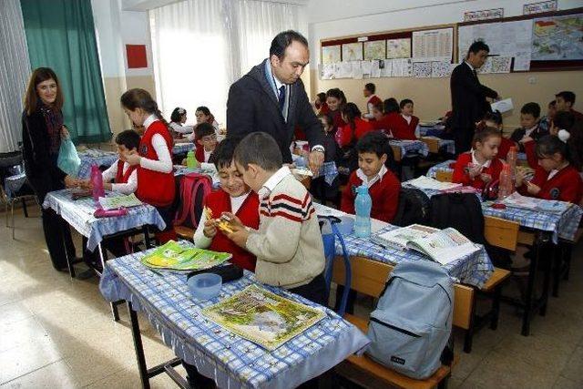 Minik &Ouml;ğrenciler D&uuml;nyalarına Sahip &Ccedil;ıkıyorlar 2