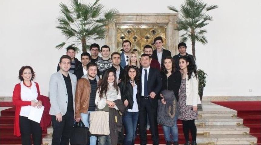 Chp Malatya Milletvekili Veli Ağbaba, Tbmm'de &Uuml;niversite &Ouml;ğrencileriyle Buluştu