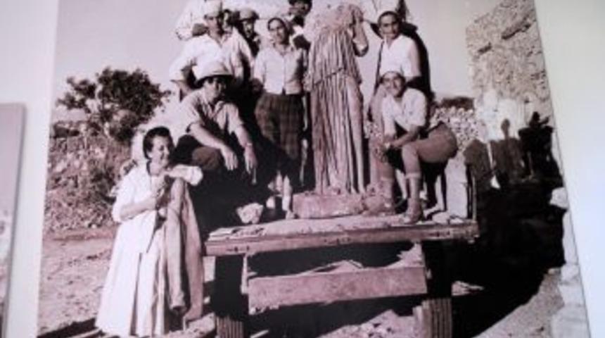 Sergilenen 46 Yıllık Fotoğraf Side Kazılarına Işık Tutuyor