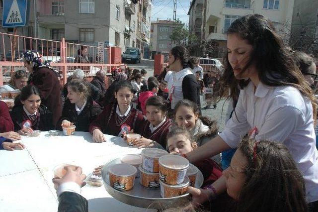 Öğrenciler Çanakkale Menüsü Yedi