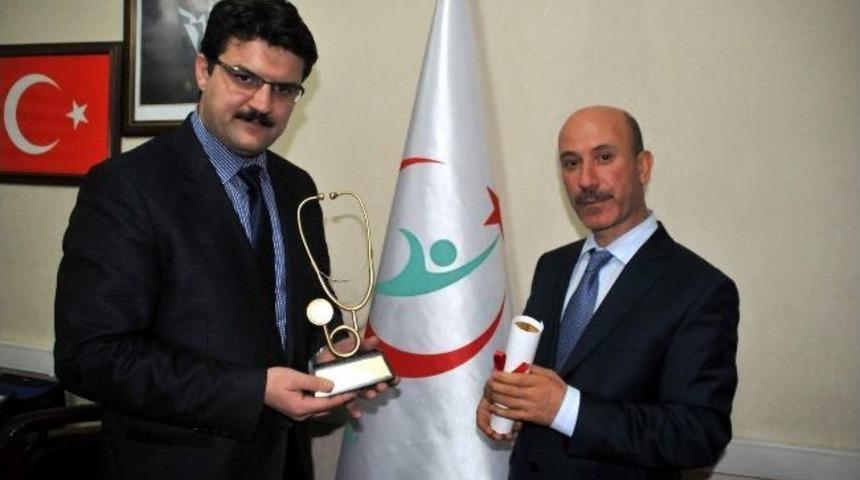 Yılın Doktorundan M&uuml;d&uuml;r Acar&rsquo;a Ziyaret