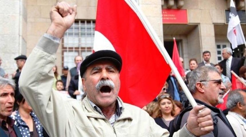 Adana'da Ergenekon Davası Sanıklarına M&uuml;ebbet İstenmesi Protesto Edildi