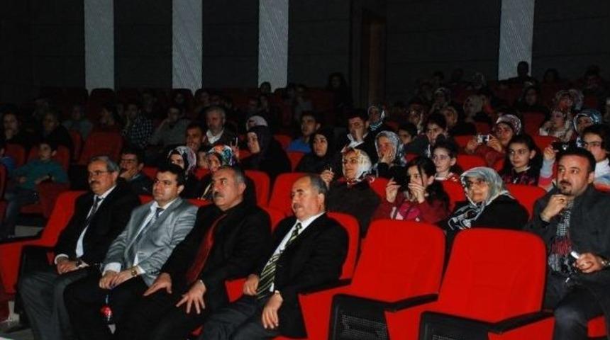 &Ccedil;ocuk Meclisi&rsquo;nin Tiyatro Etkinliğine B&uuml;y&uuml;k İlgi G&ouml;sterildi