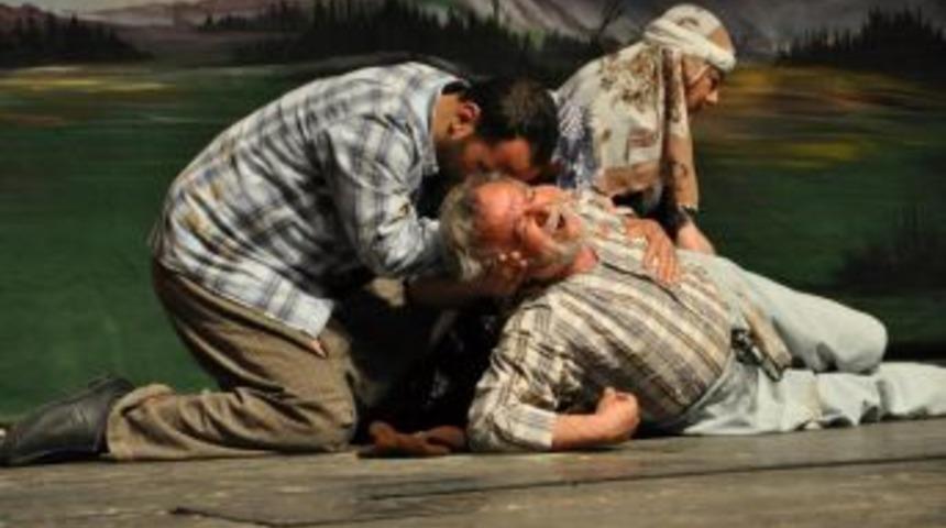 &lsquo; Y&uuml;zleşme&rsquo; Tiyatro Oyunu Duygulandırdı