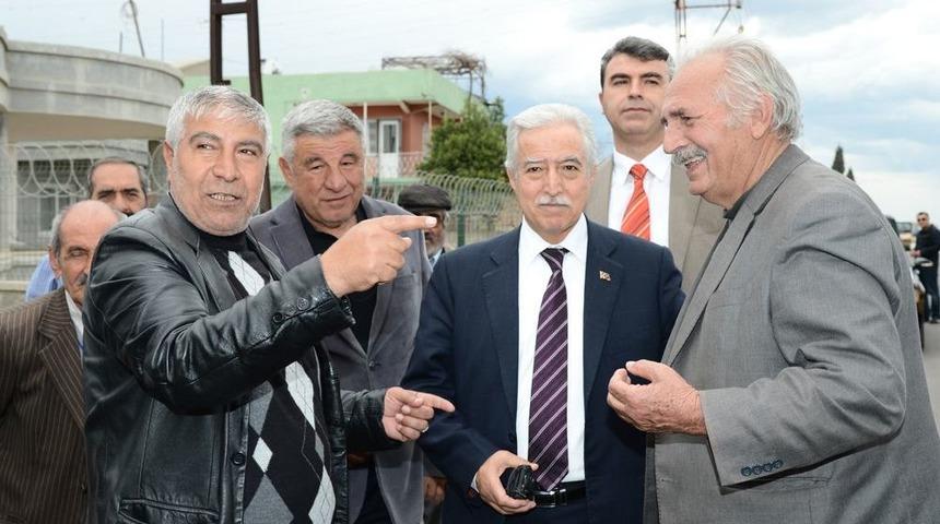 Adana'da U&ccedil;ak Mahallesi'ndeki Yollar Asfaltlanıyor