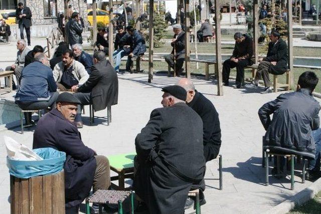 Güneşli Hava Vatandaşları Sevindirdi