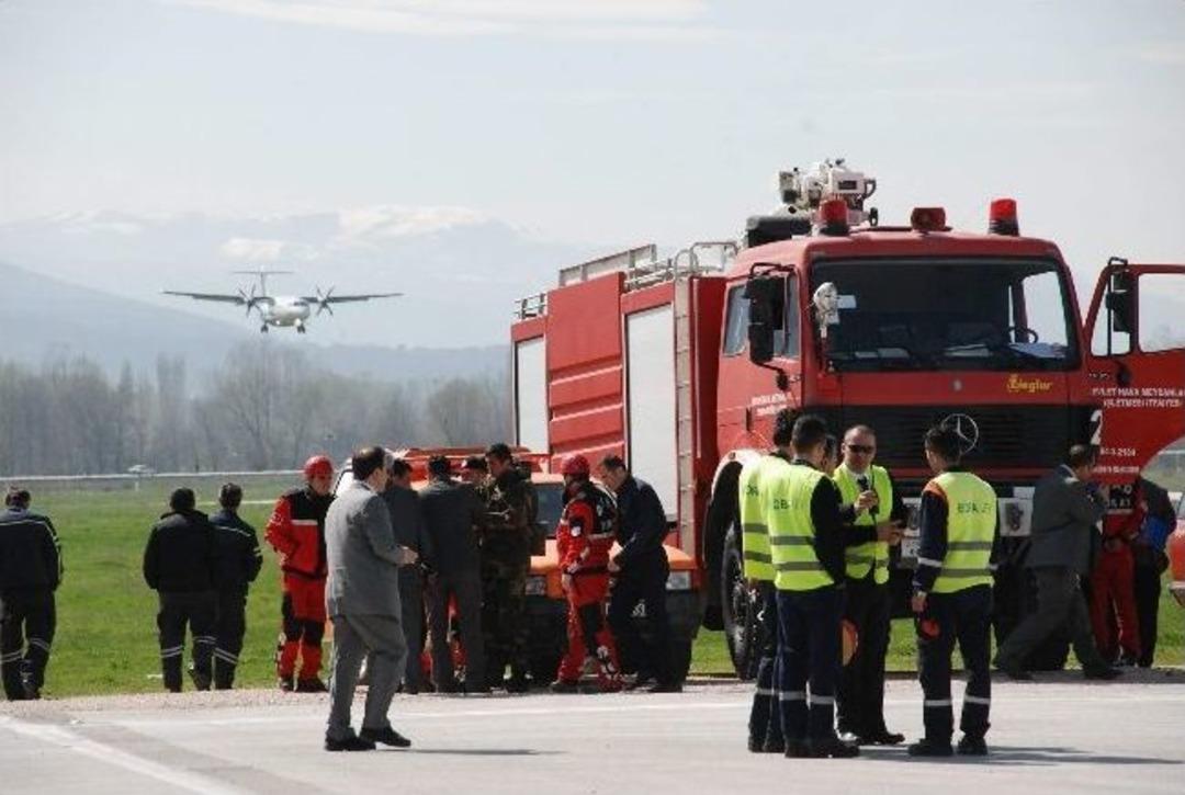 U&ccedil;akta 'bomba' Tatbikatı