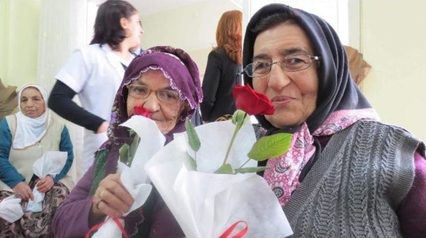 Vali Şahin&rsquo;den Huzurevi&rsquo;ne Ziyaret