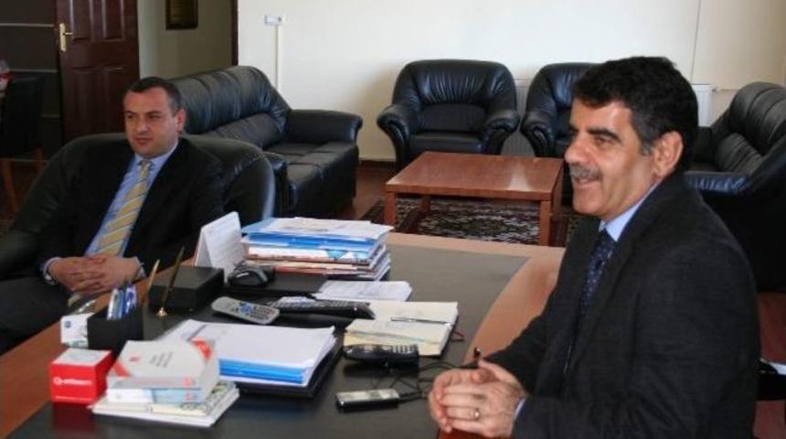 Mhp Kars İl Başkanınından Belediye Başkanına Nevruz Meyvesi