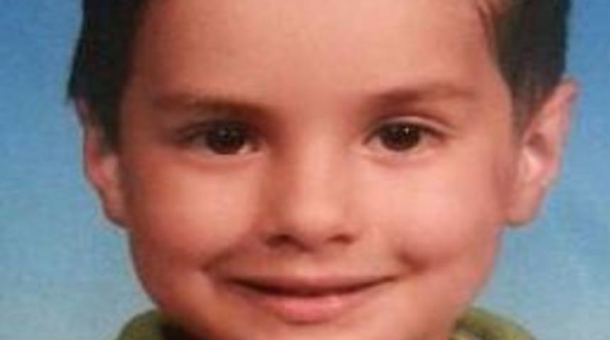 &Uuml;zerine Okul Kapısı D&uuml;şen &Ccedil;ocuğun Beyin &Ouml;l&uuml;m&uuml; Ger&ccedil;ekleşti