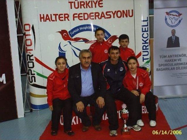 D&uuml;zce&rsquo;de Halterin Geleceği Var 3