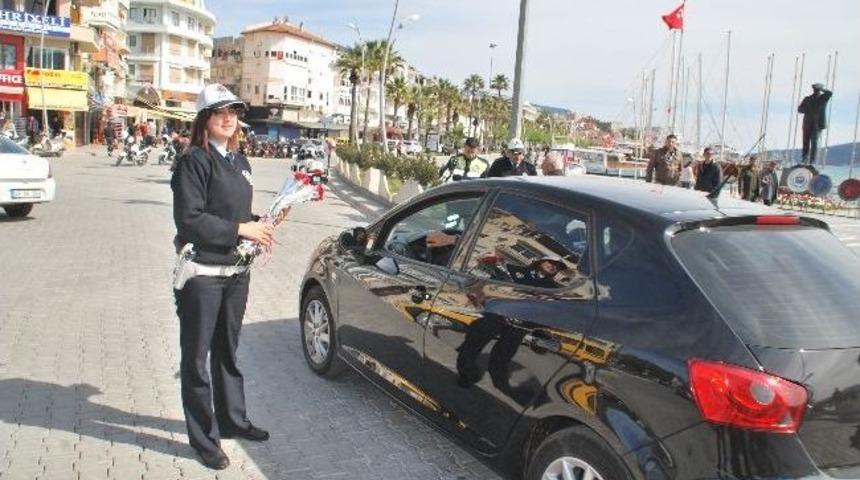 Polis Ceza Yerine Karanfil Verdi
