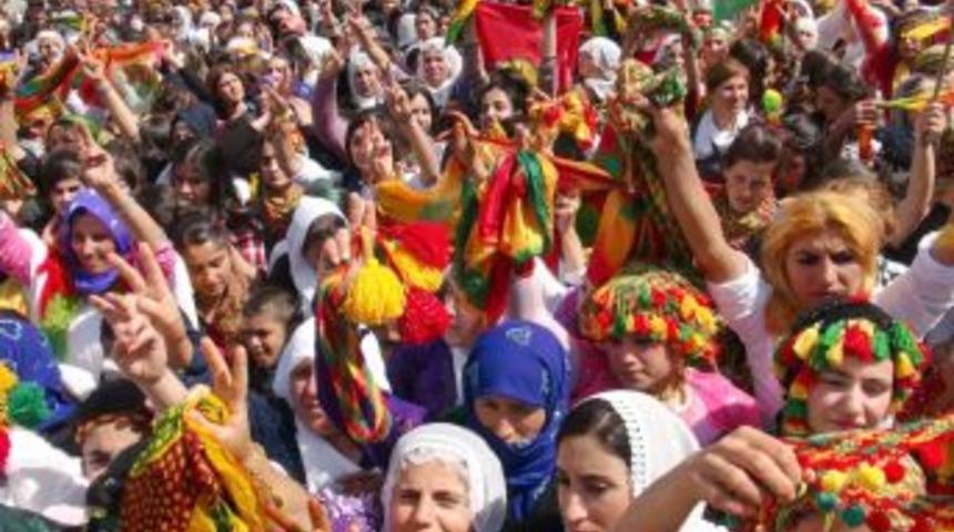 Cizre&rsquo;de Nevruz Kutlandı