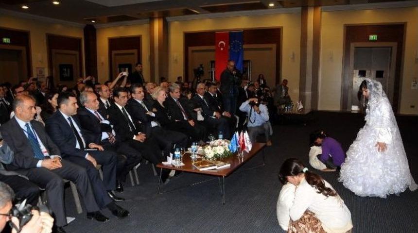Vali G&uuml;ven&ccedil; Kız &Ccedil;ocuklarının Okullaşması Konferansına Katıldı