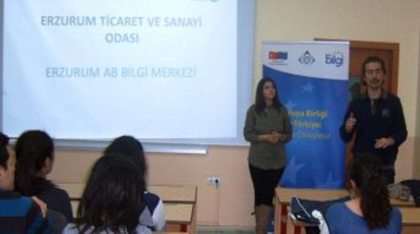 Atat&uuml;rk &Uuml;niversitesi'nde &Ouml;ğrencilere AB Anlatıldı