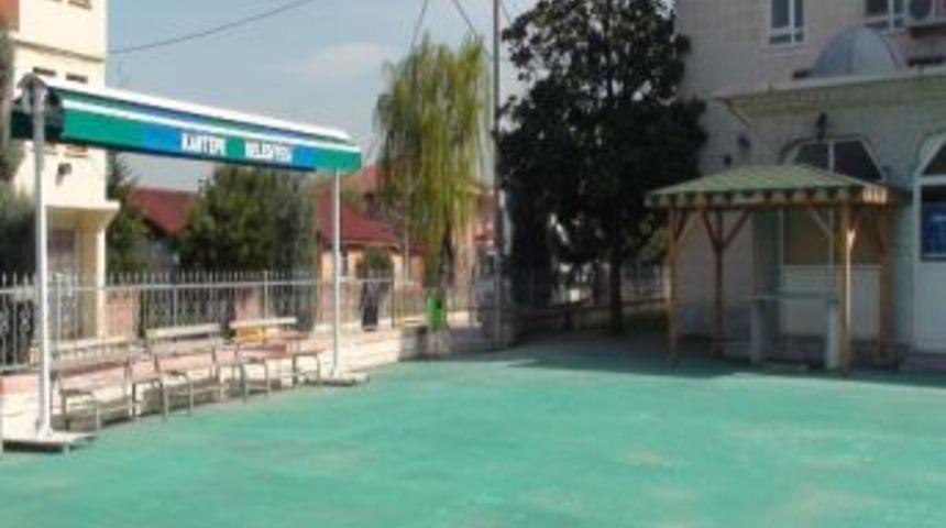 Kartepe'deki Camilere Tente Takıldı
