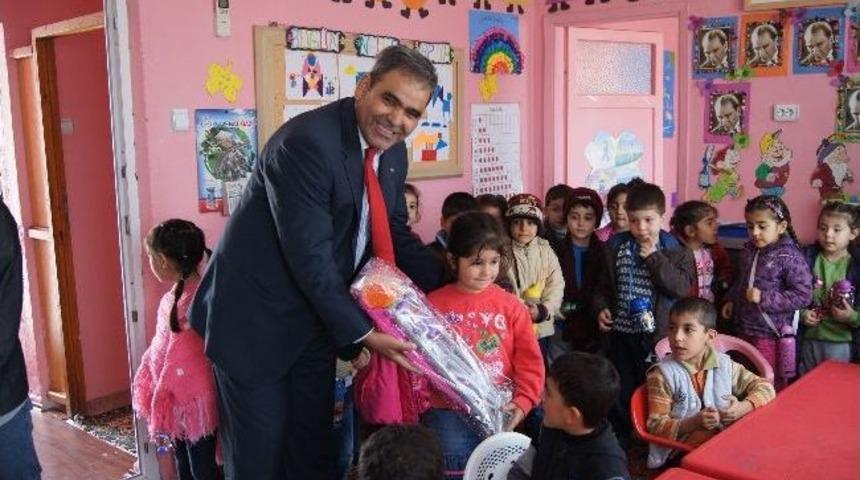 Didim&rsquo;de &Ouml;ğrenciler Oyuncaklarını Paylaştı