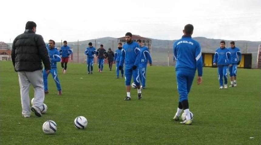 Sorgun Belediyespor&rsquo;da Y&uuml;zler G&uuml;l&uuml;yor